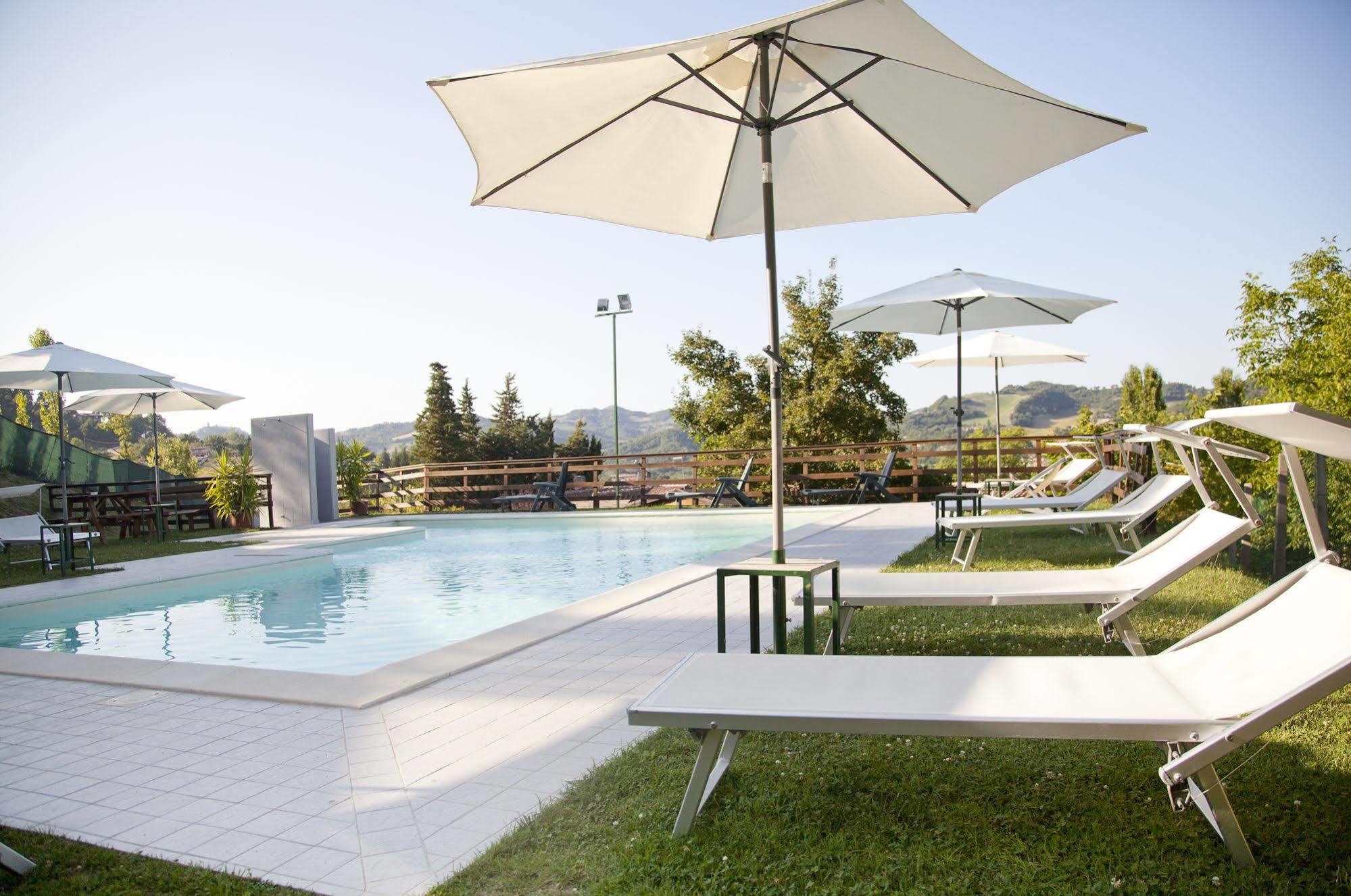 Country House Angelo Blu Urbania Bagian luar foto