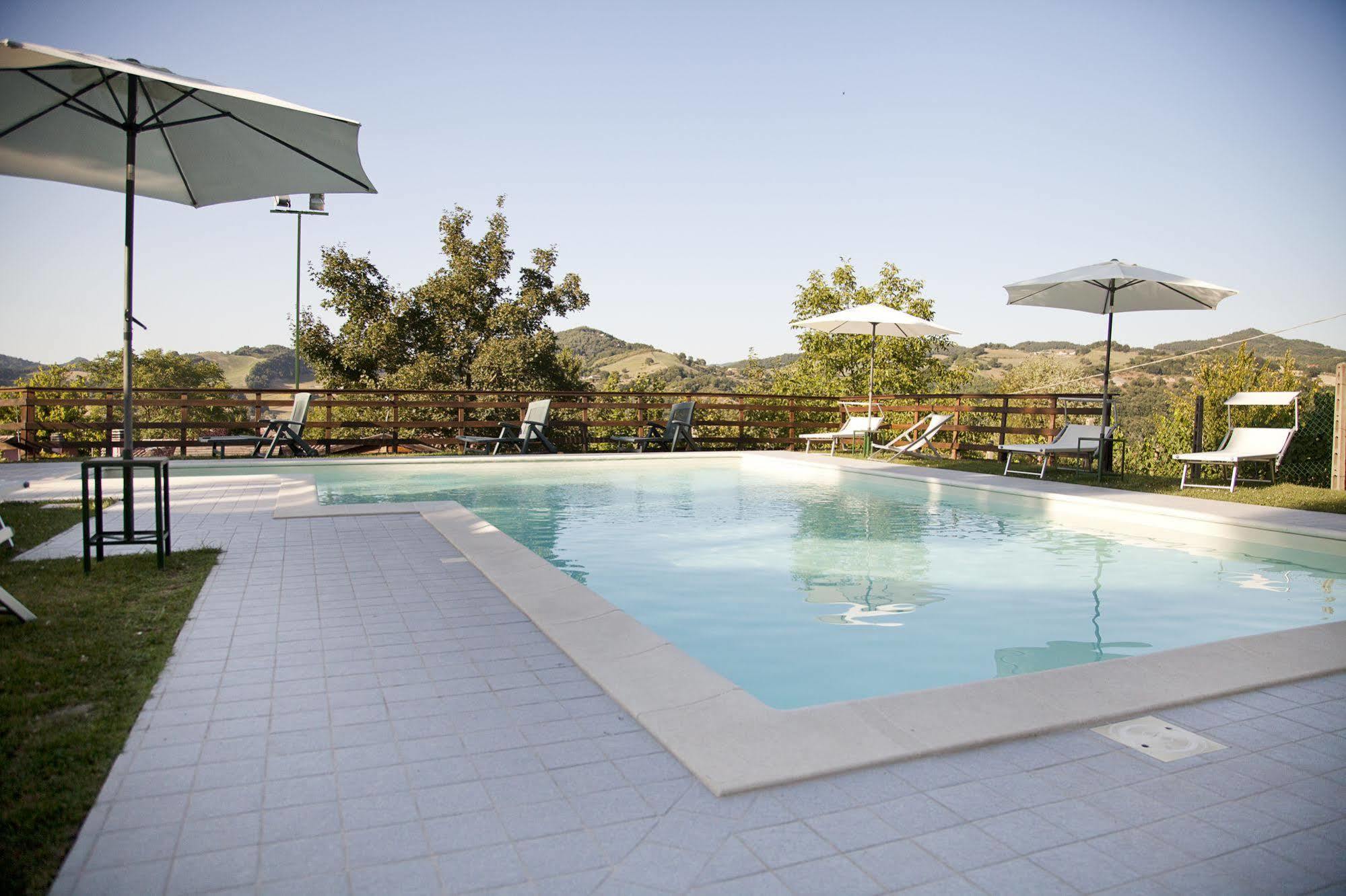 Country House Angelo Blu Urbania Bagian luar foto